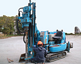 Self-propelled boring machine