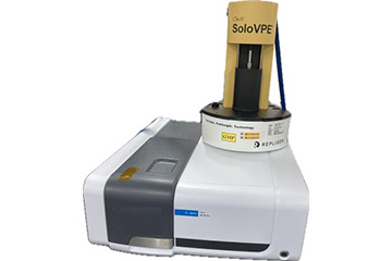 バイオ医薬品の分析に使用する装置例（光路長可変型紫外可視分光光度計）