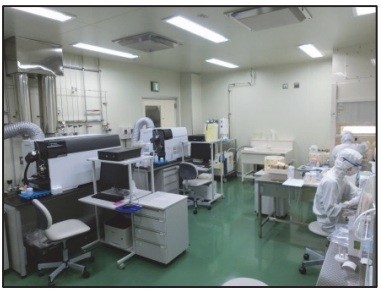 医薬品専用金属分析室の写真